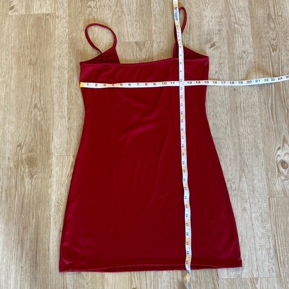 2 PIECE MINI DRESS WITH LONG LACE SHELL COVER IN BURGUNDY SIZE MEDIUM - Picture 15 of 16